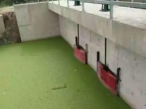 手動螺桿啟閉機:鄉(xiāng)村小型閘門的簡易維護與報價方案整體外觀 | 手動驅(qū)動 | 閘門整體結(jié)構(gòu)展示